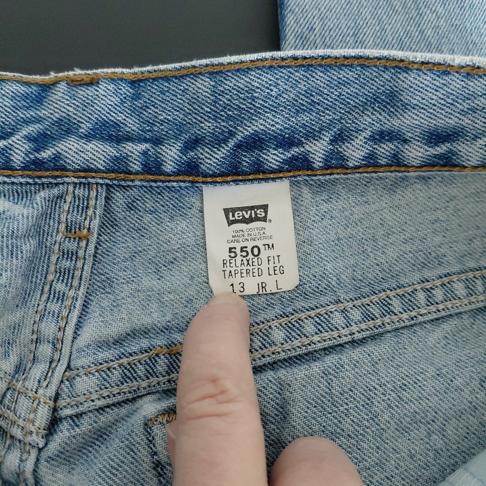 Vintage Levi's 550 Relaxed Fit Tapered Jeans 13 Jr Made in USA Y2K Light Wash - Picture 12 of 14